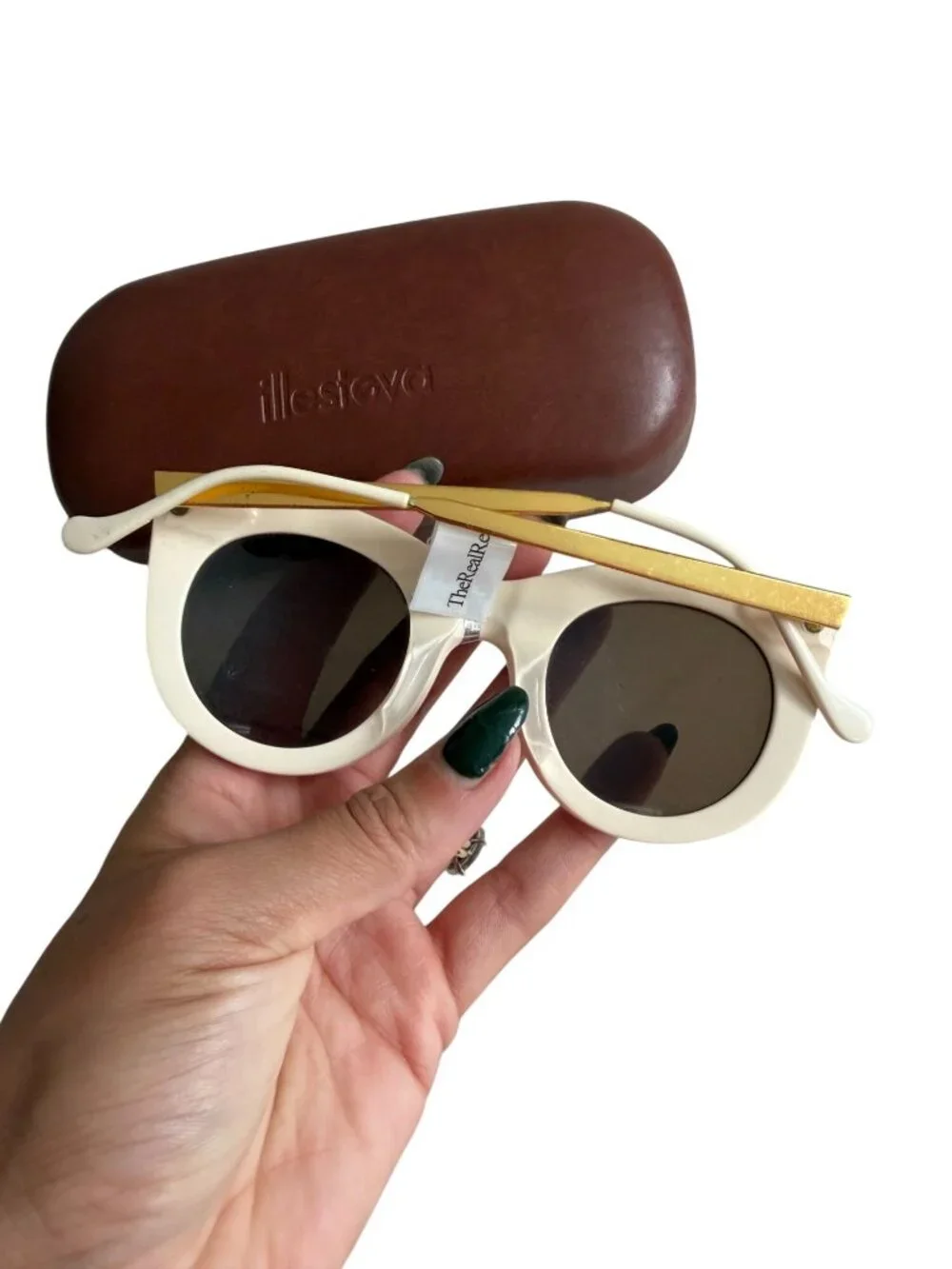 ILLESTEVA Cream Wayfarer Sunglasses Sunnies w/ Case